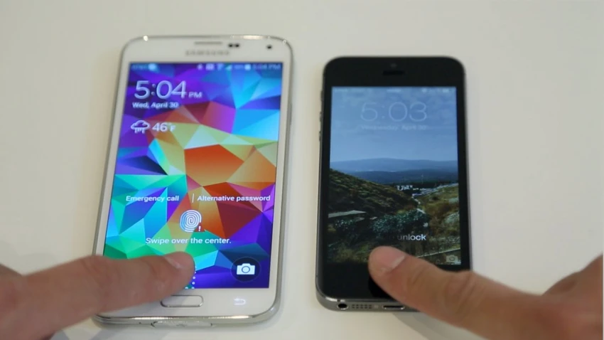 Màn hình quá nhỏ: iPhone 5s dùng màn hình 4 inch còn Galaxy S5 và các điện thoại Android khác đã lên 5 inch từ lâu. Màn hình quá nhỏ: iPhone 5s dùng màn hình 4 inch còn Galaxy S5 và các điện thoại Android khác đã lên 5 inch từ lâu.