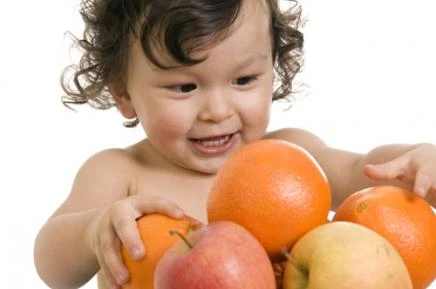 Ảnh minh họa: All4women.co.za. toddler-eating-223966372-8179-1406956408