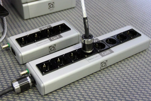 Ổ cắmQBase QB830.000.000 đồng. nordost-quantum-qbase-qb8-2456-140755157