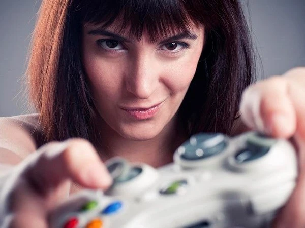 Phụ nữ tốn thời gian và tiền bạc để chơi game hơn nam giới ảnh 1 Phụ nữ tốn thời gian và tiền bạc để chơi game hơn nam giới ảnh 1