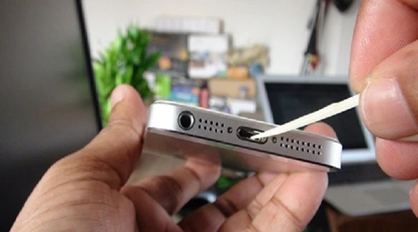 8 lỗi hay mắc khi vệ sinh smartphone, tablet ảnh 9