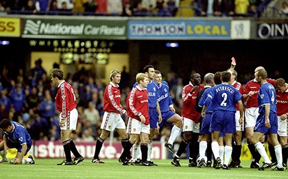 10 thất bại 'nhục nhã' nhất của M.U trong lịch sử Premier League ảnh 4