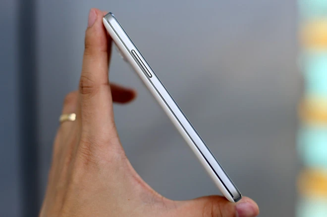  Smartphone camera trước 5 megapixel giá mềm của Samsung ảnh 8