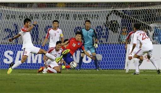 Thắng nghẹt thở Triều Tiên phút cuối hiệp phụ, Olympic Hàn Quốc đoạt HCV Asiad ảnh 3 Olympic Hàn Quốc giành HCV nhờ bàn thắng ở phút cuối cùng hiệp phụ
