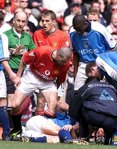 Sự nghiệp vĩ đại của cựu đội trưởng M.U Roy Keane ảnh 8