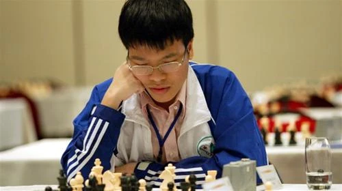 Lê Quang Liêm có chiến thắng đầu tay giải Millionaire Chess 2014 tại Mỹ. Ảnh: Vietnamchess. 73-47-1327923454-86-images6178-7597-9522