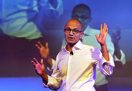 CEO Microsoft xin lỗi vì nói phụ nữ không nên đòi tăng lương ảnh 1 CEO Microsoft xin lỗi vì nói phụ nữ không nên đòi tăng lương ảnh 1