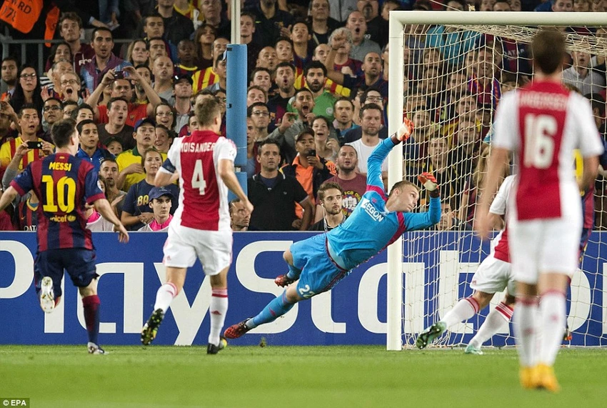 Messi-Neymar chói sáng, Barcelona đánh bại Ajax ảnh 1 Messi kiến tạo thông minh để Neymar mở tỷ số cho Barcelona