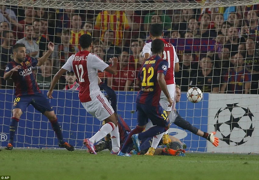 Messi-Neymar chói sáng, Barcelona đánh bại Ajax ảnh 3 Tài năng trẻ Munir Ramirez ấn định thắng lợi 3-1 cho Barcelona