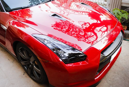 Siêu xe Nissan GT-R cũng tham gia trào lưu làm đẹp mới với màu khóisẫm. nissan-gt-r-1-7533-1414209648.jpg