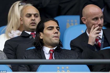 Falcao và Ferguson 'mừng mừng tủi tủi'' trong ngày M.U bại trận derby ảnh 3