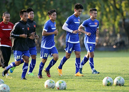 Việt Nam 3-0 Lào: Mở toang cửa vào bán kết ảnh 11 Việt Nam 3-0 Lào: Mở toang cửa vào bán kết ảnh 11