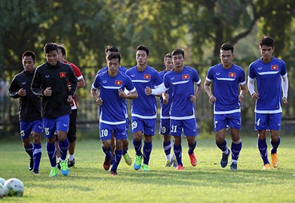 Việt Nam 3-0 Lào: Mở toang cửa vào bán kết ảnh 12 Việt Nam 3-0 Lào: Mở toang cửa vào bán kết ảnh 12