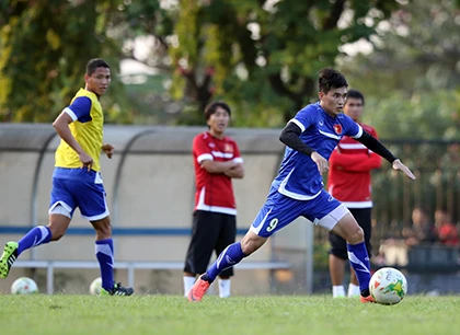 Việt Nam 3-0 Lào: Mở toang cửa vào bán kết ảnh 14 Việt Nam 3-0 Lào: Mở toang cửa vào bán kết ảnh 14