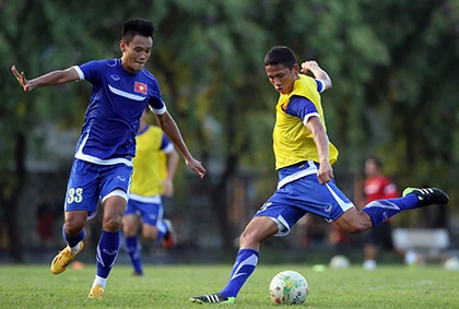 Việt Nam 3-0 Lào: Mở toang cửa vào bán kết ảnh 16 Việt Nam 3-0 Lào: Mở toang cửa vào bán kết ảnh 16