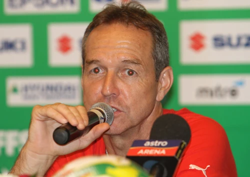 HLV Thomas Dooley: "Philippines sẽ không lỏng chân trong trận đấu với Việt Nam dù đã có vé vào bán kết".Ảnh: Lâm Thỏa a2-8798-1417065437.jpg