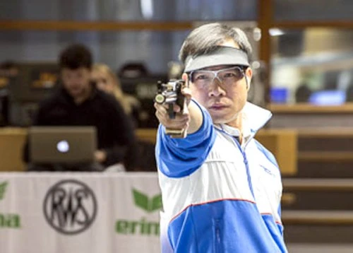 Trong năm 2014, xạ thủ Hoàng Xuân Vinh hai lần lập KLTG ở nội dung 10 met súng ngắn hơi nam. Ảnh:ISSF. Hy-vong-Hoang-Xuan-Vinh-7081-1417143230.