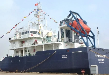 Tàu VP Asphalt 2 của Việt Nam chở 2.300 tấn nhựa đường và 16 thuyền viên bị cướp biển tấn công