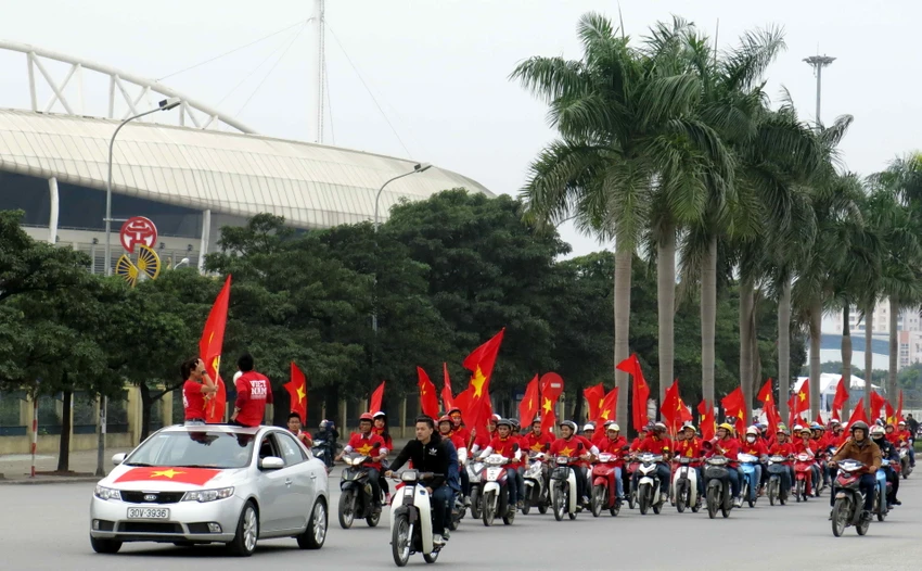 Việt Nam trước giờ xung trận: Nóng 'hầm hập' ở sân Mỹ Đình ảnh 11