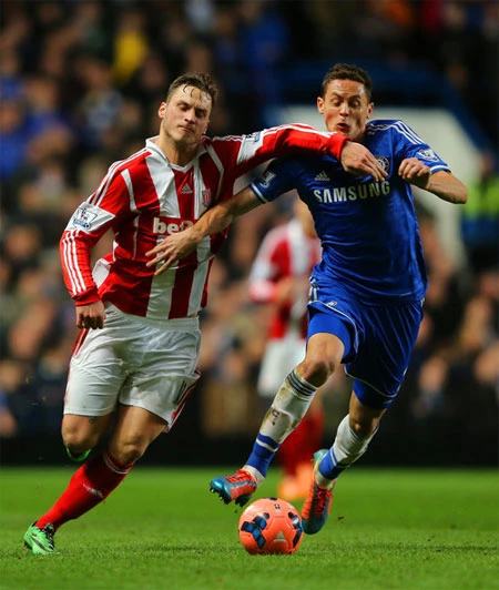 Với Matic, Chelsea có một bệ đỡ vững chắc ở giữa sân, giúp những cầu thủ phía trên như Hazard, Fabregas thỏa sức sáng tạo. Ảnh:AFP. Matic-4358-1419550048.jpg