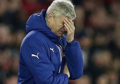 Hút thuốc lá trong phòng tắm, sao Arsenal bị phạt 20.000 bảng ảnh 2 Hút thuốc lá trong phòng tắm, sao Arsenal bị phạt 20.000 bảng ảnh 2