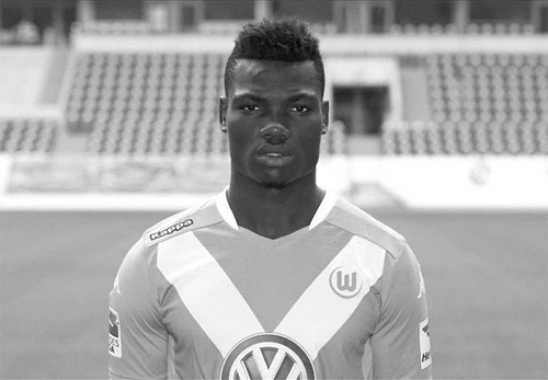 Malanda từng chơi 17 trận và ghi 2 bàn tại Bundesliga. ww-3899-1420928767.jpg