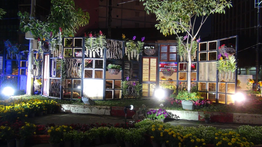 Ngắm đường hoa Hàm Nghi trước giờ khai mạc ảnh 13 Ngắm đường hoa Hàm Nghi trước giờ khai mạc ảnh 13