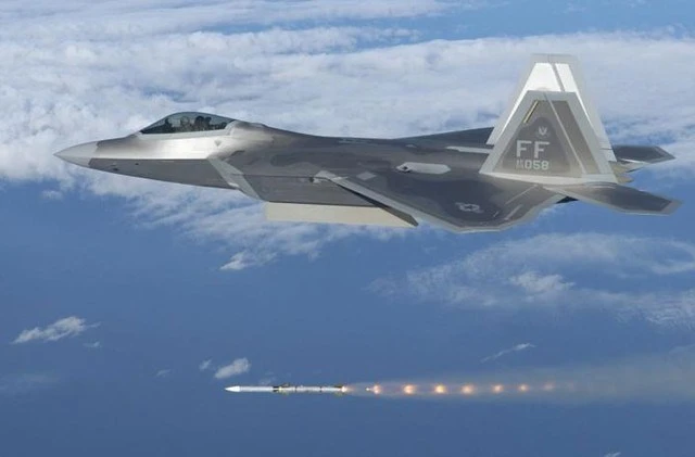 F-22 sẽ bại trận khi không chiến với T-50 PAK FA của Nga? ảnh 2 F-22 sẽ bại trận khi không chiến với T-50 PAK FA của Nga? ảnh 2