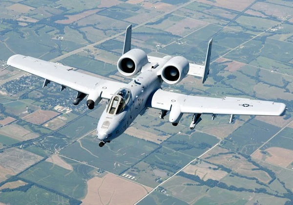 “Quạ đen” Su-25 của Nga sẽ mổ mắt “lợn lòi” A-10 của Mỹ? ảnh 1 “Quạ đen” Su-25 của Nga sẽ mổ mắt “lợn lòi” A-10 của Mỹ? ảnh 1