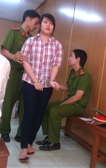 Nữ quái giật đồ khách nước ngoài còn chối tội ảnh 1 Nữ quái giật đồ khách nước ngoài còn chối tội ảnh 1