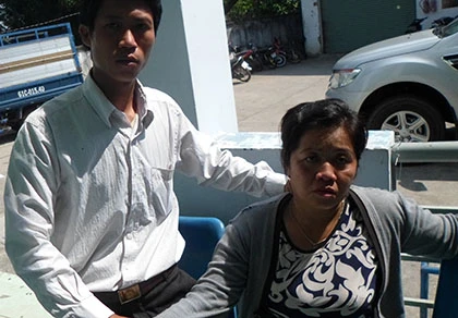 ‘Hiệp sĩ’ bắt nghi can móc túi trên xe buýt ảnh 1