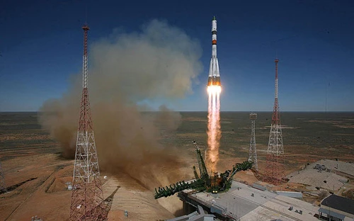 Tàu vũ trụ được phóng từTrung tâm vũ trụ Baikonur, Kazakhstan hôm 28/4. Ảnh:EPA Soyuz-launch-vehic-3285796b-7738-1430382