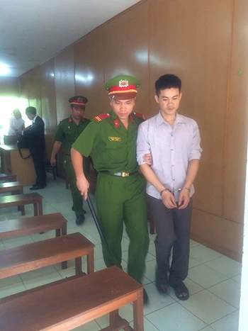 Tài xế xe đầu kéo gây tai nạn làm 2 người chết kêu oan ảnh 1 Tài xế xe đầu kéo gây tai nạn làm 2 người chết kêu oan ảnh 1