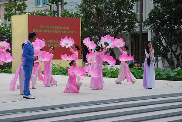 TP.HCM: Khánh thành tượng đài Chủ tịch Hồ Chí Minh ảnh 9