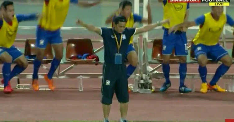 Thái Lan 1-0 Việt Nam: Siêu dự bị giải cứu Kiatisak ảnh 6 Thái Lan 1-0 Việt Nam: Siêu dự bị giải cứu Kiatisak ảnh 6