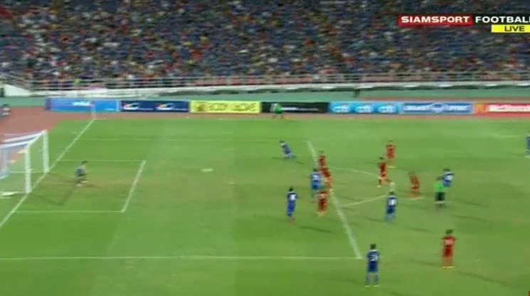 Thái Lan 1-0 Việt Nam: Siêu dự bị giải cứu Kiatisak ảnh 5 Thái Lan 1-0 Việt Nam: Siêu dự bị giải cứu Kiatisak ảnh 5