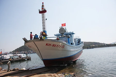 Chạy thử tàu cá đầu tiên đóng từ vốn vay theo Nghị định 67 ảnh 1
