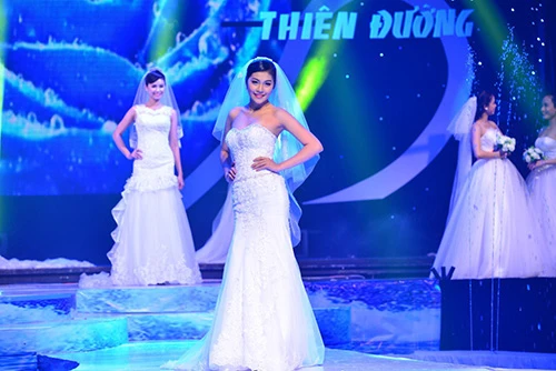 Nhan sắc thí sinh và vương miện nửa tỉ trước cuộc thi “Hoa khôi ĐBSCL 2015” ảnh 4 Nhan sắc thí sinh và vương miện nửa tỉ trước cuộc thi “Hoa khôi ĐBSCL 2015” ảnh 4