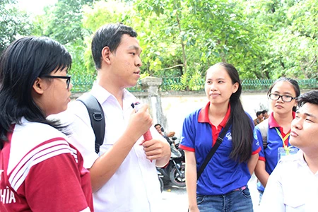 Ngày cuối cùng đong đầy cảm xúc của Tiếp sức mùa thi ảnh 2 Ngày cuối cùng đong đầy cảm xúc của Tiếp sức mùa thi ảnh 2