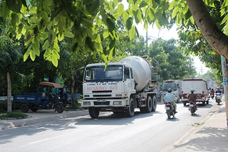 Xe ben, xe bồn, container ngang nhiên đi vào đường cấm ảnh 12 Xe ben, xe bồn, container ngang nhiên đi vào đường cấm ảnh 12