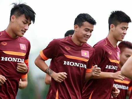 Chùm ảnh cầu thủ Việt Nam, Man City tập luyện cho trận đấu tối nay ảnh 9 Chùm ảnh cầu thủ Việt Nam, Man City tập luyện cho trận đấu tối nay ảnh 9