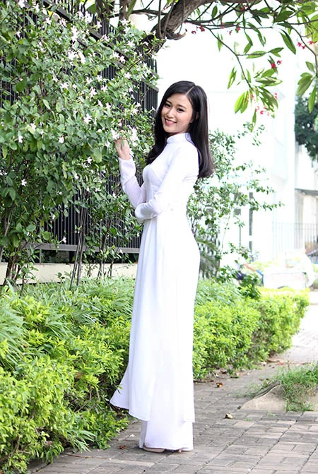 'Nữ sinh phong cách' Trần Bảo Như dịu dàng trong tà áo dài ảnh 8 'Nữ sinh phong cách' Trần Bảo Như dịu dàng trong tà áo dài ảnh 8
