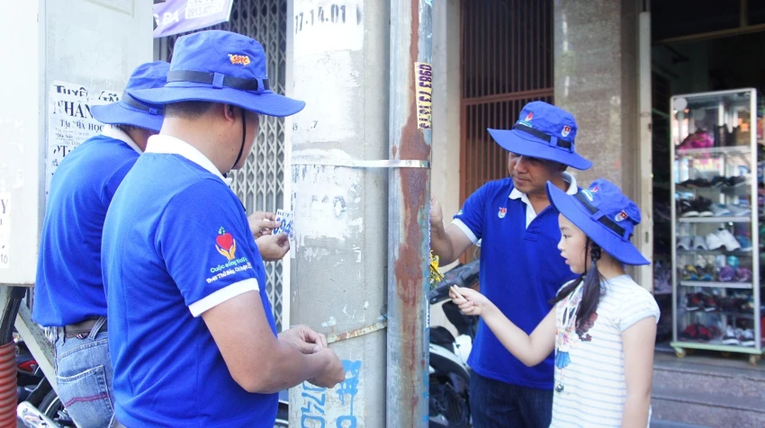 Xử lý hàng rong, quảng cáo rao vặt, chèo kéo du khách chưa như mong đợi ảnh 1 Xử lý hàng rong, quảng cáo rao vặt, chèo kéo du khách chưa như mong đợi ảnh 1