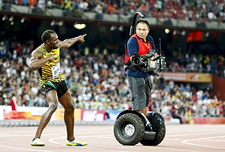 Chỉ có… cameraman mới hạ gục 'tia chớp' Usain Bolt ảnh 1 Chỉ có… cameraman mới hạ gục 'tia chớp' Usain Bolt ảnh 1