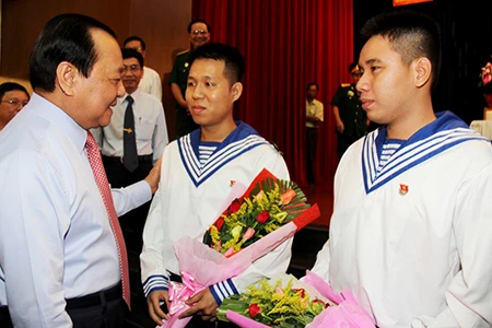 TP.HCM: Hơn 1.200 thanh niên tình nguyện nhập ngũ ảnh 2 TP.HCM: Hơn 1.200 thanh niên tình nguyện nhập ngũ ảnh 2