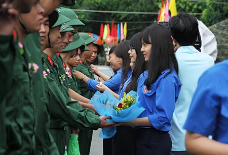 TP.HCM: Hơn 1.200 thanh niên tình nguyện nhập ngũ ảnh 30 TP.HCM: Hơn 1.200 thanh niên tình nguyện nhập ngũ ảnh 30