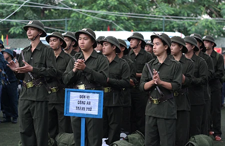 TP.HCM: Hơn 1.200 thanh niên tình nguyện nhập ngũ ảnh 20 TP.HCM: Hơn 1.200 thanh niên tình nguyện nhập ngũ ảnh 20