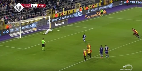 Thủ môn cản phá thành công ba quả Penalty trong một trận đấu ảnh 4 Thủ môn cản phá thành công ba quả Penalty trong một trận đấu ảnh 4