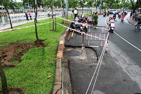 Hố ga phát nổ, người dân phát hoảng ảnh 3