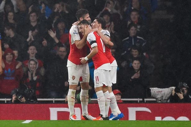 Chelsea lại thua, Arsenal lên ngôi đầu bảng ảnh 2 Chelsea lại thua, Arsenal lên ngôi đầu bảng ảnh 2